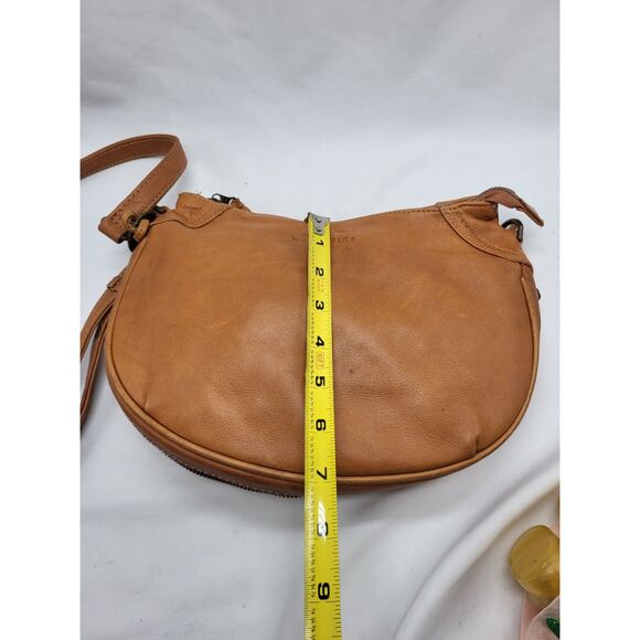 Wanderer Santorini Leather Crossbody - Picture 7 of 10